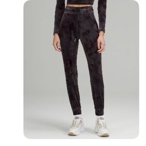 Lululemon ready to crush velour high-rise jogger full length